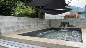 Outdoor spa tub - B481pension (Gapyeong)
