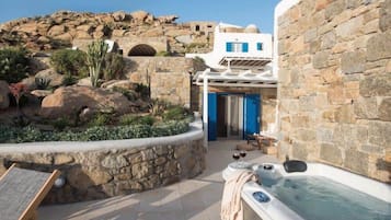Bañera de hidromasaje privada