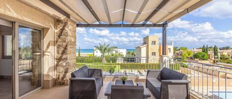 Villa (4 Bedrooms) | Exterior