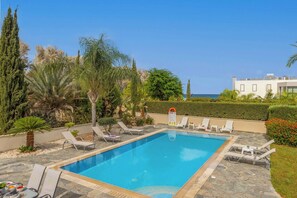 Villa (4 Bedrooms) | Exterior