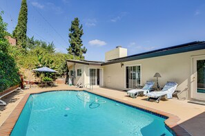 House (3 Bedrooms) | Interior - Mt. Nebo Oasis in La Mesa w/ Wraparound Deck (La Mesa)