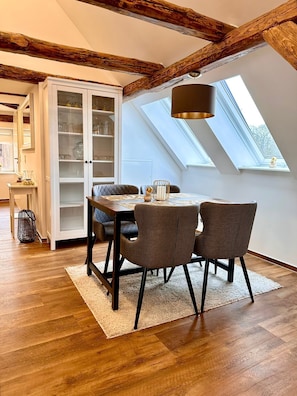 Dining - Our modern Landruhe vacation apartment invites you to relax! (Kümmernitztal)