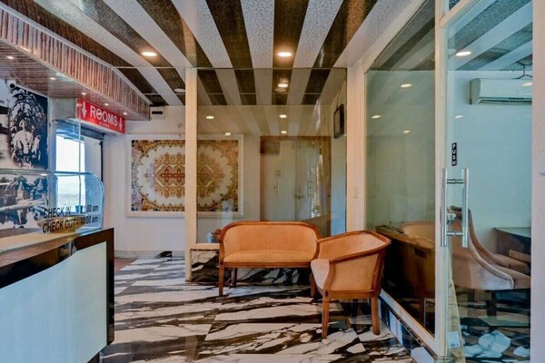 Hotel Ransa Suites And Deluxe Rooms - Wai