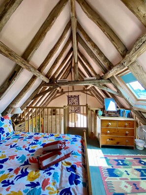 2 bedrooms, free WiFi, bed sheets - Family‑Friendly Rustic French Countryside Holiday Maison with Panoramic Views (La Chapelle St Jean)