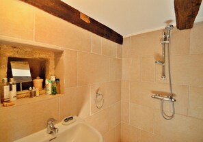 Hair dryer, towels - Family‑Friendly Rustic French Countryside Holiday Maison with Panoramic Views (La Chapelle St Jean)