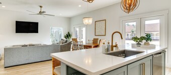 1 Block to Beach: South Padre Island Paradise!