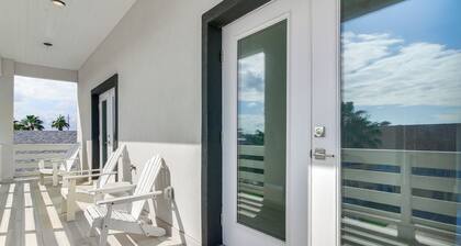 1 Block to Beach: South Padre Island Paradise!