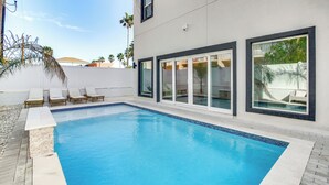 House (5 Bedrooms) | Interior - 1 Block to Beach: South Padre Island Paradise! (South Padre Island)