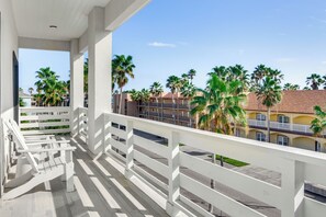 House (5 Bedrooms) | Interior - 1 Block to Beach: South Padre Island Paradise! (South Padre Island)