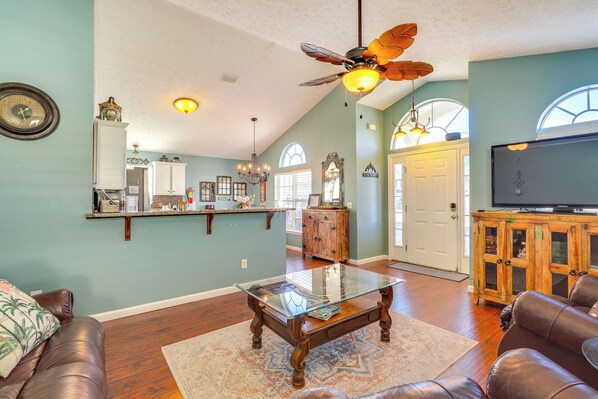 House (3 Bedrooms) | Interior