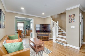 House (2 Bedrooms) | Interior - 2 Mi to The Fields At RFK Campus: DC Getaway (Washington)