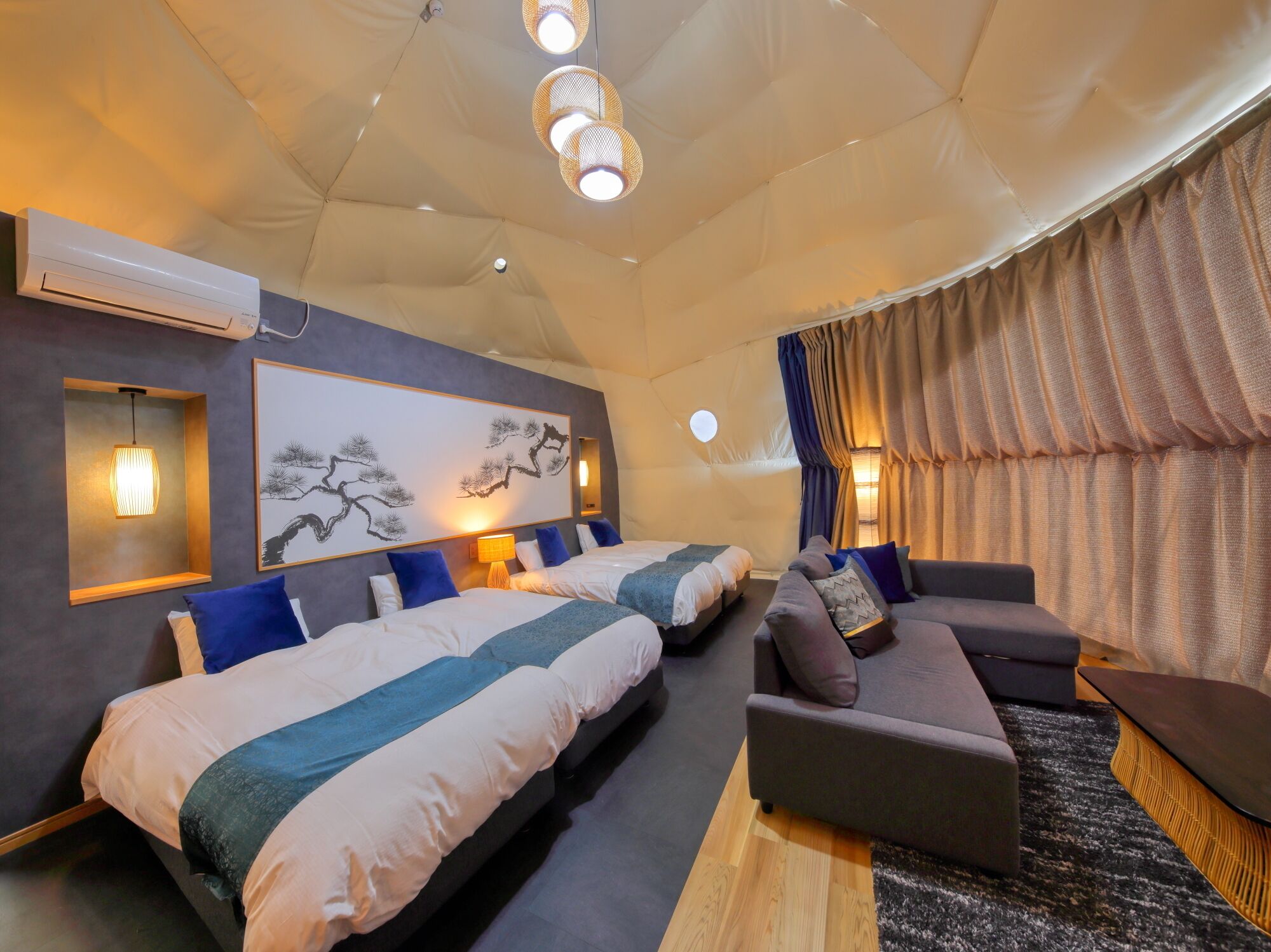 Lều Deluxe, quang cảnh núi | Bộ đồ giường cao cấp, minibar với thức ăn, đồ uống miễn phí 