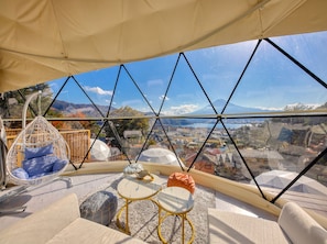 Tenda de campanya de luxe, vistes a la muntanya | Vista des de l'habitació