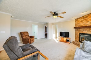 House (3 Bedrooms) | Interior