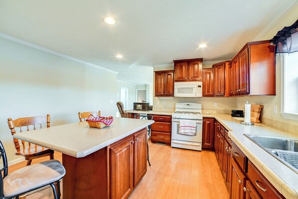 House (3 Bedrooms) | Interior