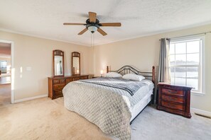 House (3 Bedrooms) | Interior - Walk to Ohio River: Golconda Home w/ Water Views! (Golconda)