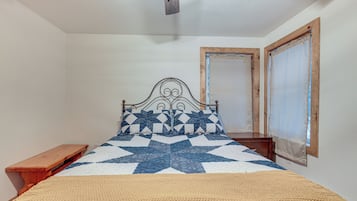 Cottage (2 Bedrooms) | Interior