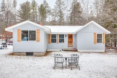 Fish Year-round: Riverfront Cottage in Rhinelander