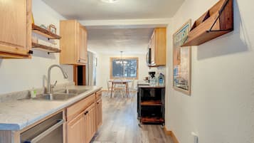 Cottage (2 Bedrooms) | Interior