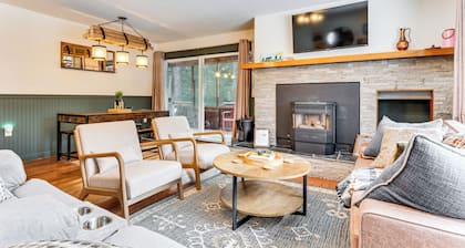 Forested Retreat w/ Sauna: 5 Mi to Schroon Lake