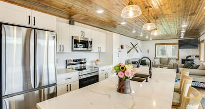 Riverfront Home w/ Private Dock in Wisconsin Dells