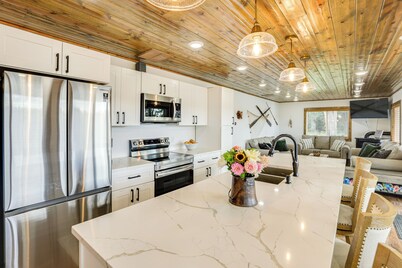 Riverfront Home w/ Private Dock in Wisconsin Dells