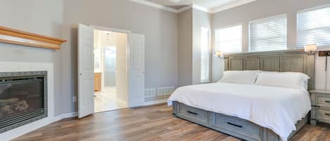 House (5 Bedrooms) | Interior