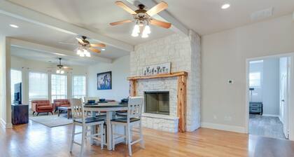 Serene 50-acre Nature Retreat Near Melissa & Anna