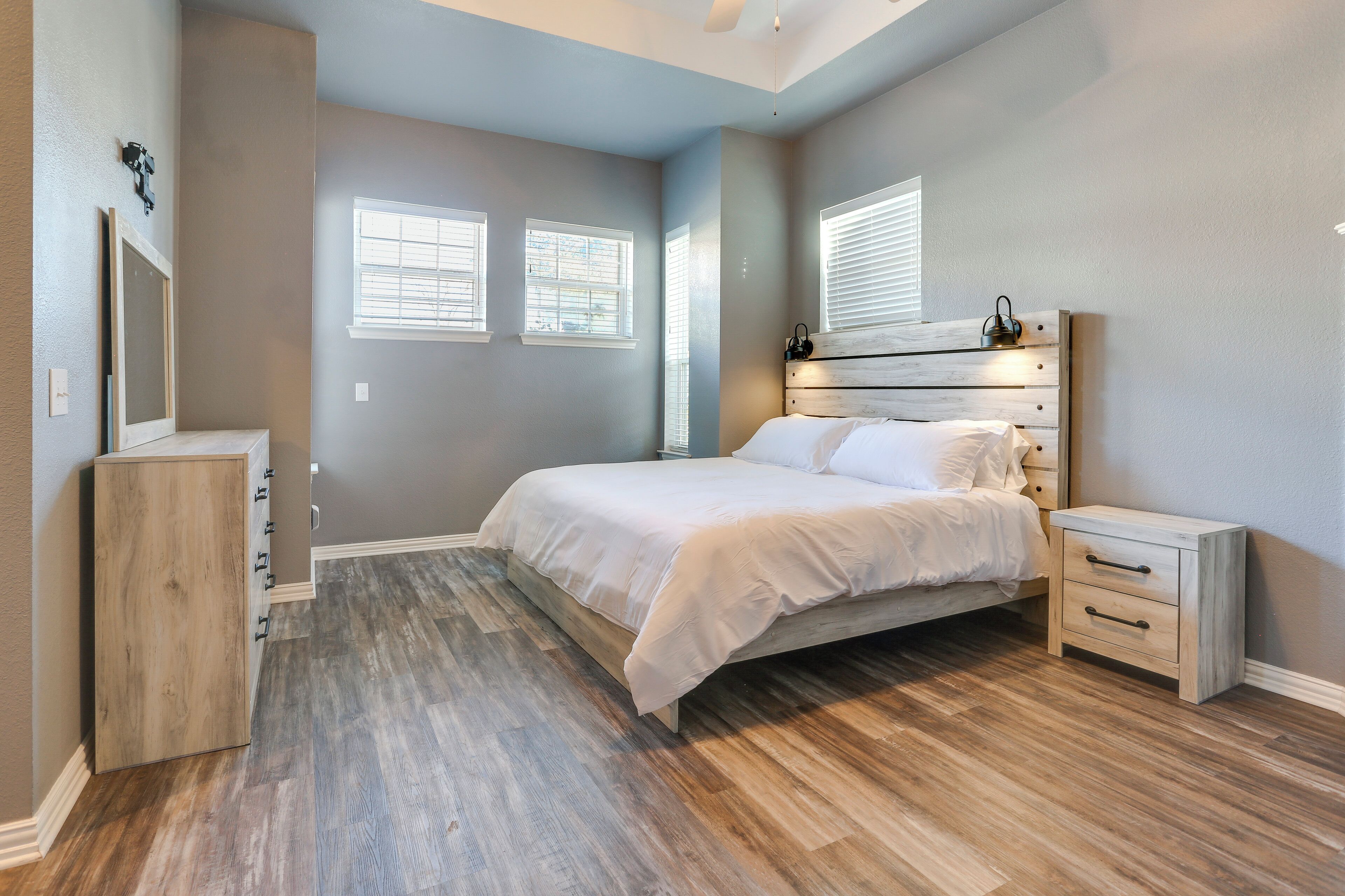 House (5 Bedrooms) | Interior