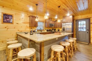 House (4 Bedrooms) | Interior - 12 Mi to Gsmnp: Cabin w/ Game Room in Sevierville (Sevierville)