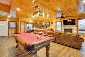 บ้านพัก (4 Bedrooms) | ด้านหน้าที่พัก