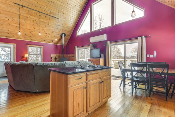 House (3 Bedrooms) | Interior