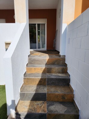 Leilighet, terrasse, hageutsikt | Terrasse/patio