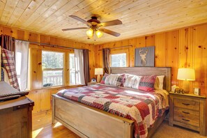 Interior - 14 Mi to Slopes: Long Barn Cabin w/ Fire Pit! (Long Barn)