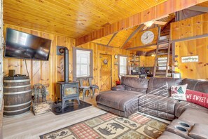 Living area - 14 Mi to Slopes: Long Barn Cabin w/ Fire Pit! (Long Barn)