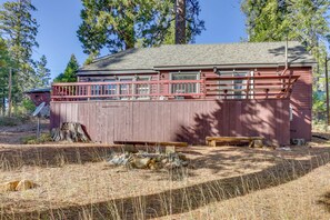 Interior - 14 Mi to Slopes: Long Barn Cabin w/ Fire Pit! (Long Barn)