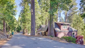 Unclassified image, 2 of 24, button - 14 Mi to Slopes: Long Barn Cabin w/ Fire Pit! (Long Barn)
