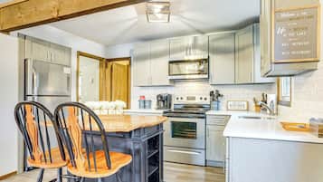 House (3 Bedrooms) | Interior