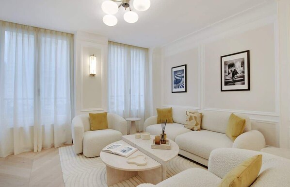 Televisio, työhuone