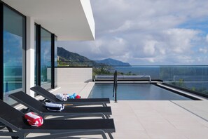 Piscine extérieure, piscine chauffée