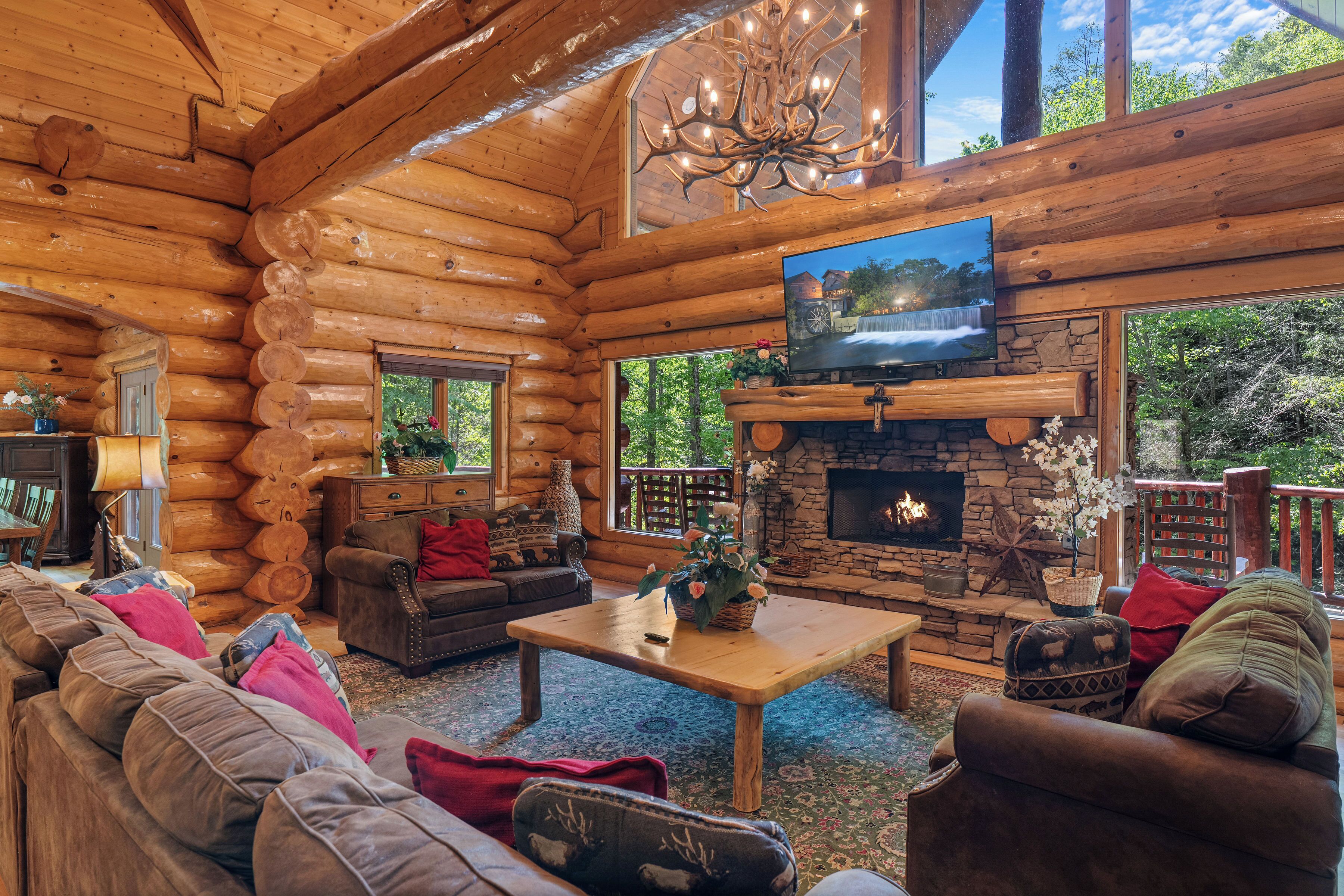 Smart-tv, een open haard, een dvd-speler en tafelvoetbal