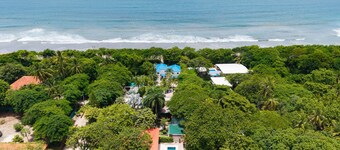 Private Beach Villa in Playa Grande Costa Rica Pool, Free WiFi and parking, AC