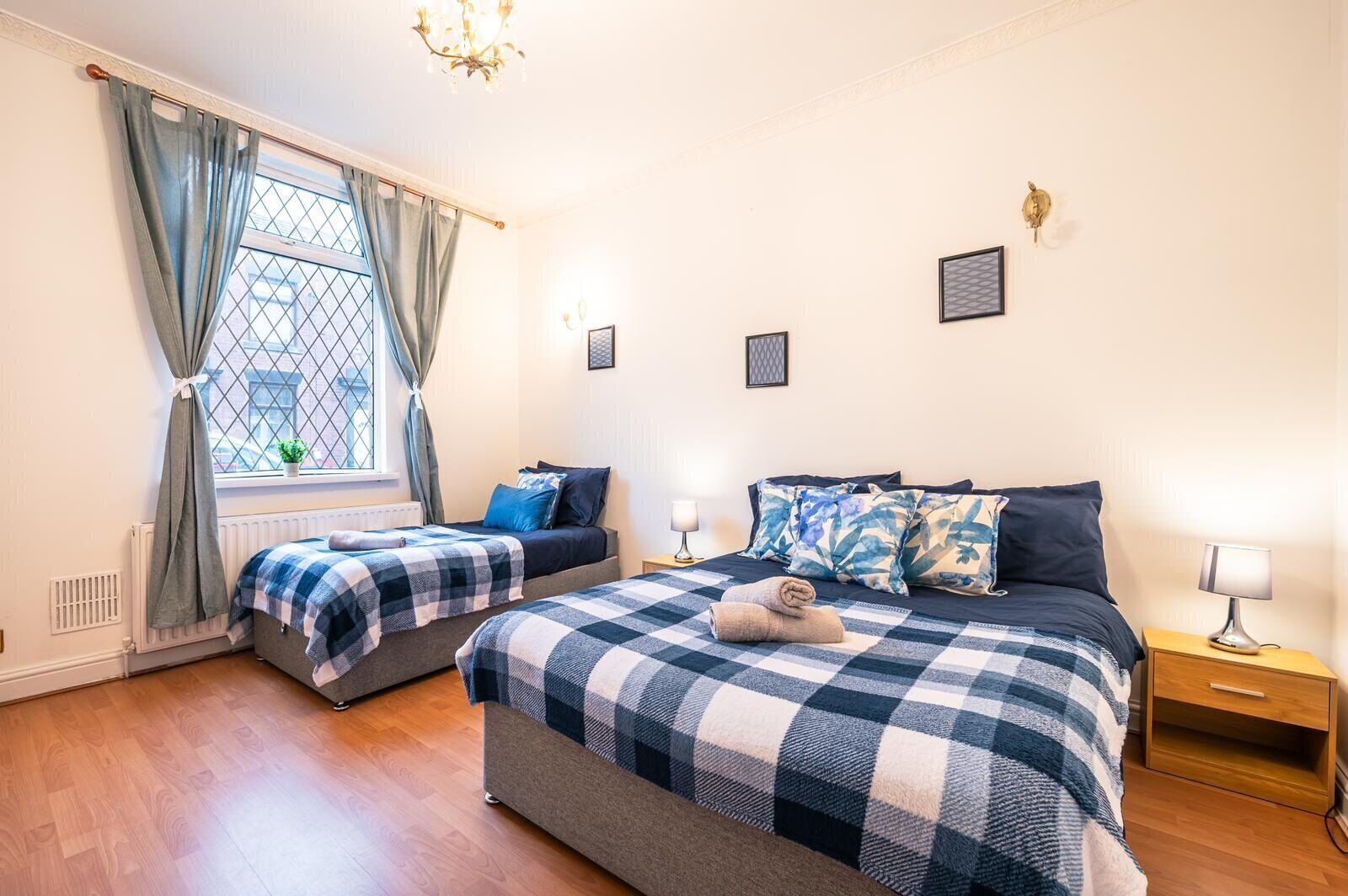 House | 5 bedrooms, iron/ironing board, free WiFi, bed sheets