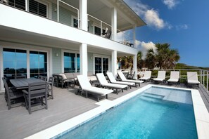 A heated pool - Shiny new luxury Gulf front w/ one acre lot, pool, elevator, beach gear (Port St. Joe)