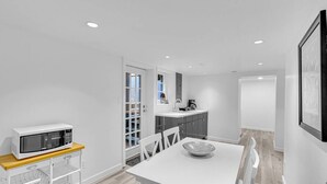 House | 1 bedroom - Bright Basement Suite (Vancouver)