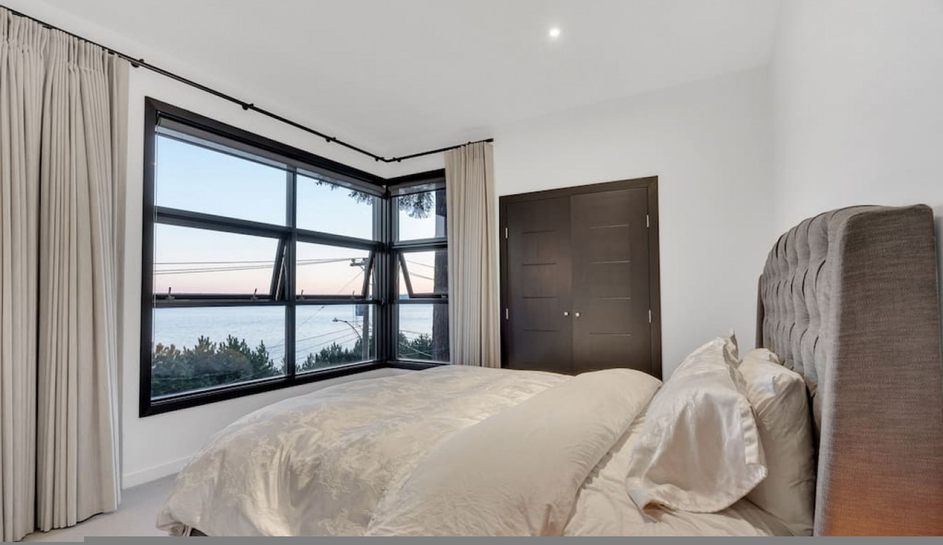 House | 4 bilik tidur 