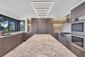 Rumah | 4 kamar tidur