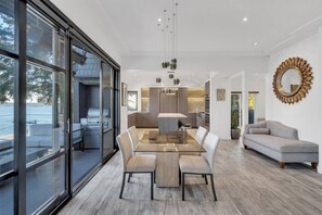 Nhà | 4 phòng ngủ 