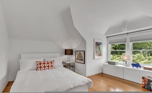 House, Smoking - Queen Elizabeth Park Home (Vancouver)