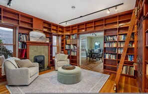 House | 6 bedrooms - Historic Hideaway in BC (Vancouver)